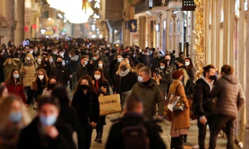 Κοσμοσυρροή στους δρόμους της Ρώμης και Μαδρίτης λίγο πριν το γενικό lockdown